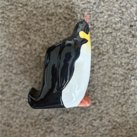 coolbros Other - Ceramic Penguin Pencil and Phone Holder